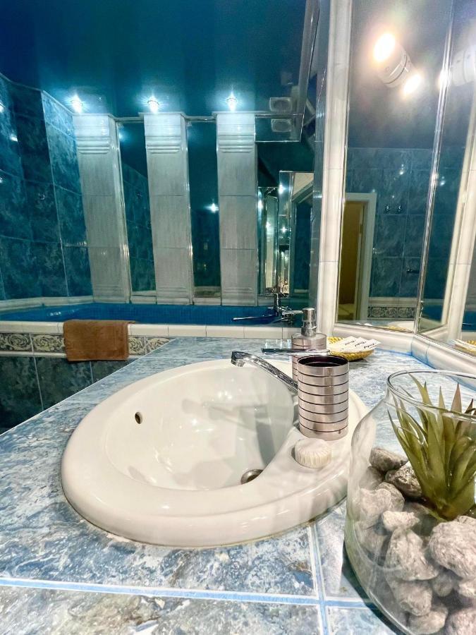 Апартаменты Great One Bed Right Near Opera House Киев Экстерьер фото